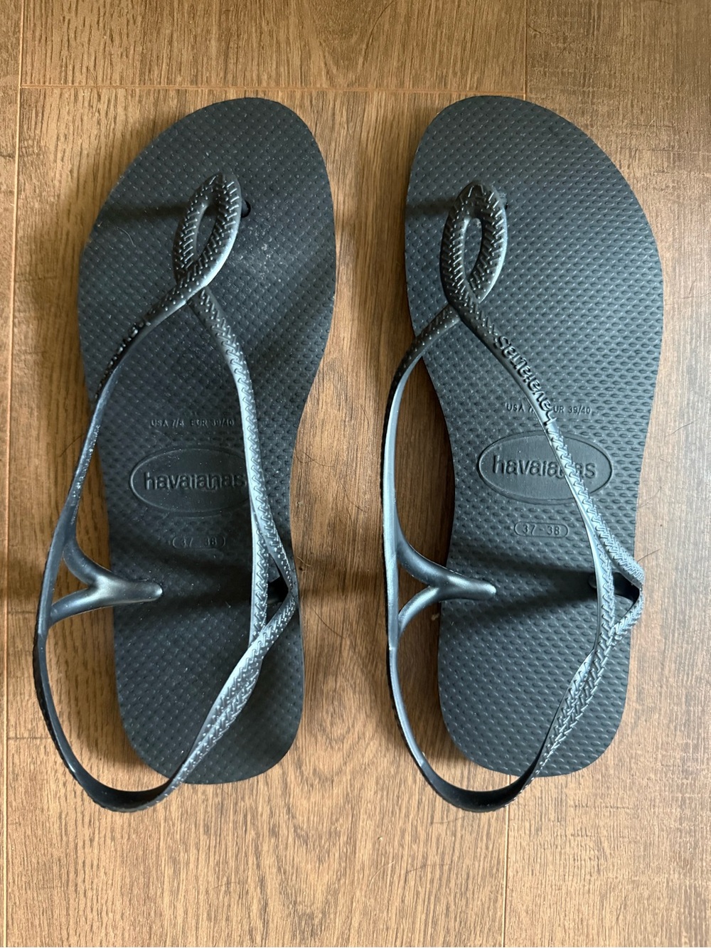Hottie in Havaianas! Thong Sandals
